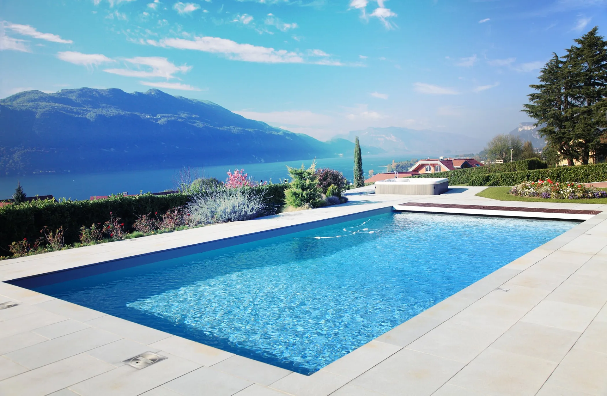 Aménagement d’une plage de piscine - Loisir Jardin