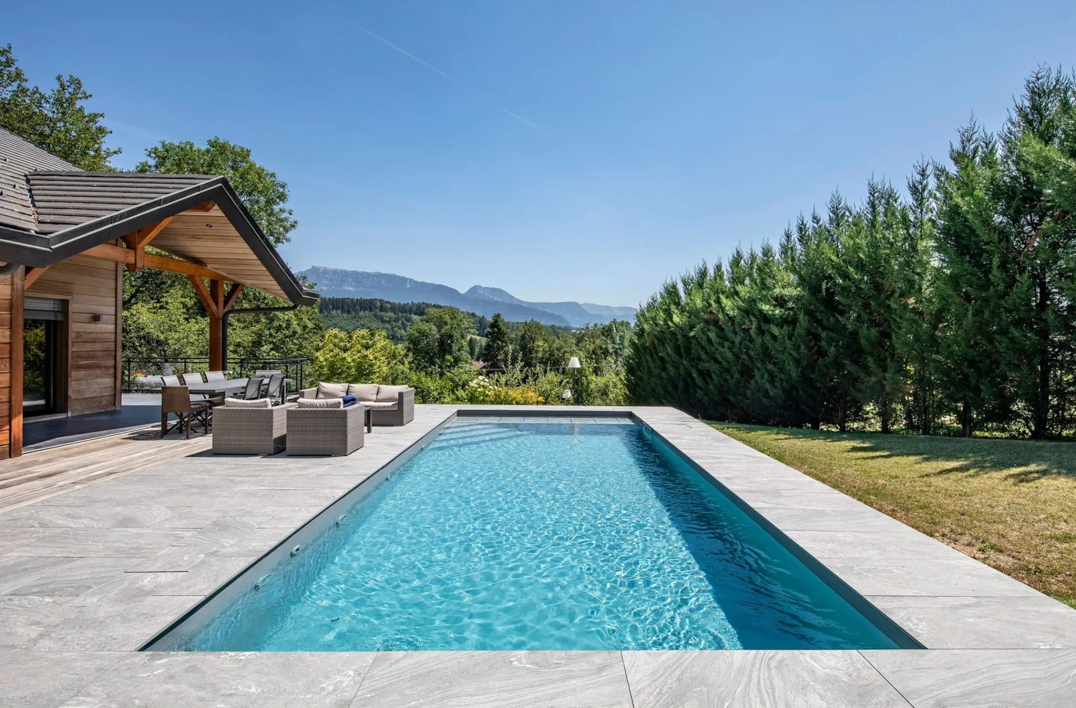 Votre Piscine Enterrée Nouvelle Génération en Béton - Magiline